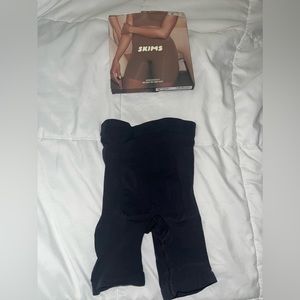 Skims Seamless Sculpt Mid Waist Mid Thigh Support